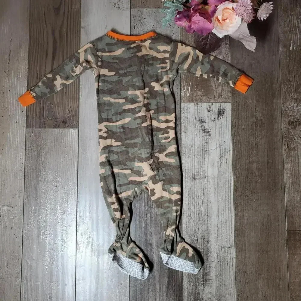 Child of Mine by Carter's Size 6-9m Green and Orange Camo Footed Sleeper GUC